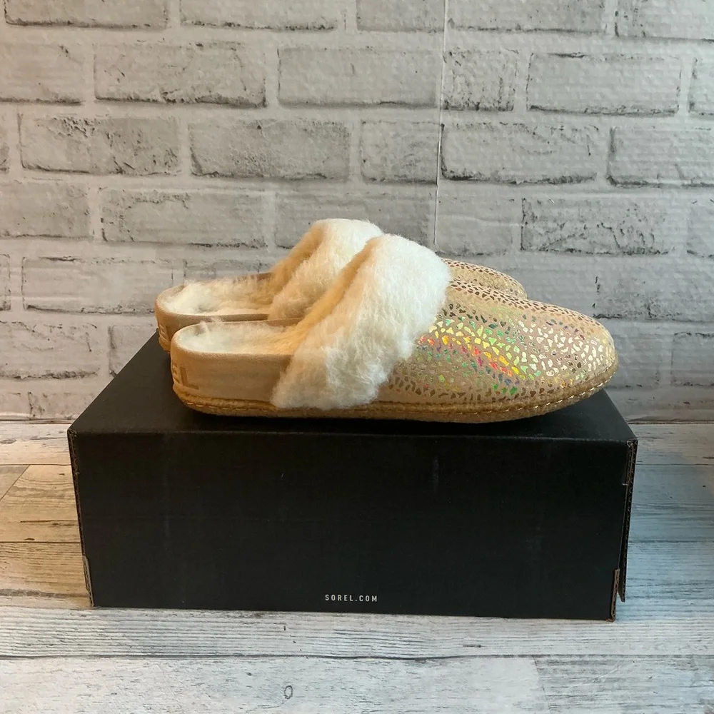 Sorel Youth Size 6C Women’s Size 8 Nakiska Slide II Suede Slippers Ceramic Color